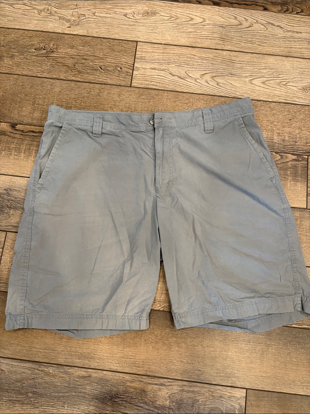 Columbia Men's Light Blue Flat Front Shorts
